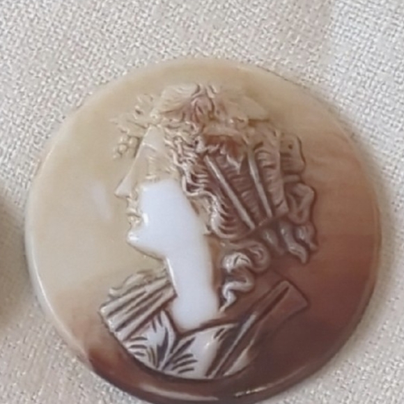 Victorian Edwardian Shell Cameo • 1880–1920 Carved Lady - Picture 4 of 4